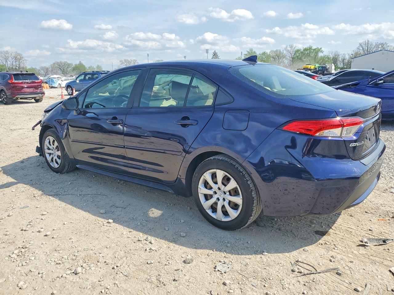 2021 TOYOTA COROLLA LE photo 3