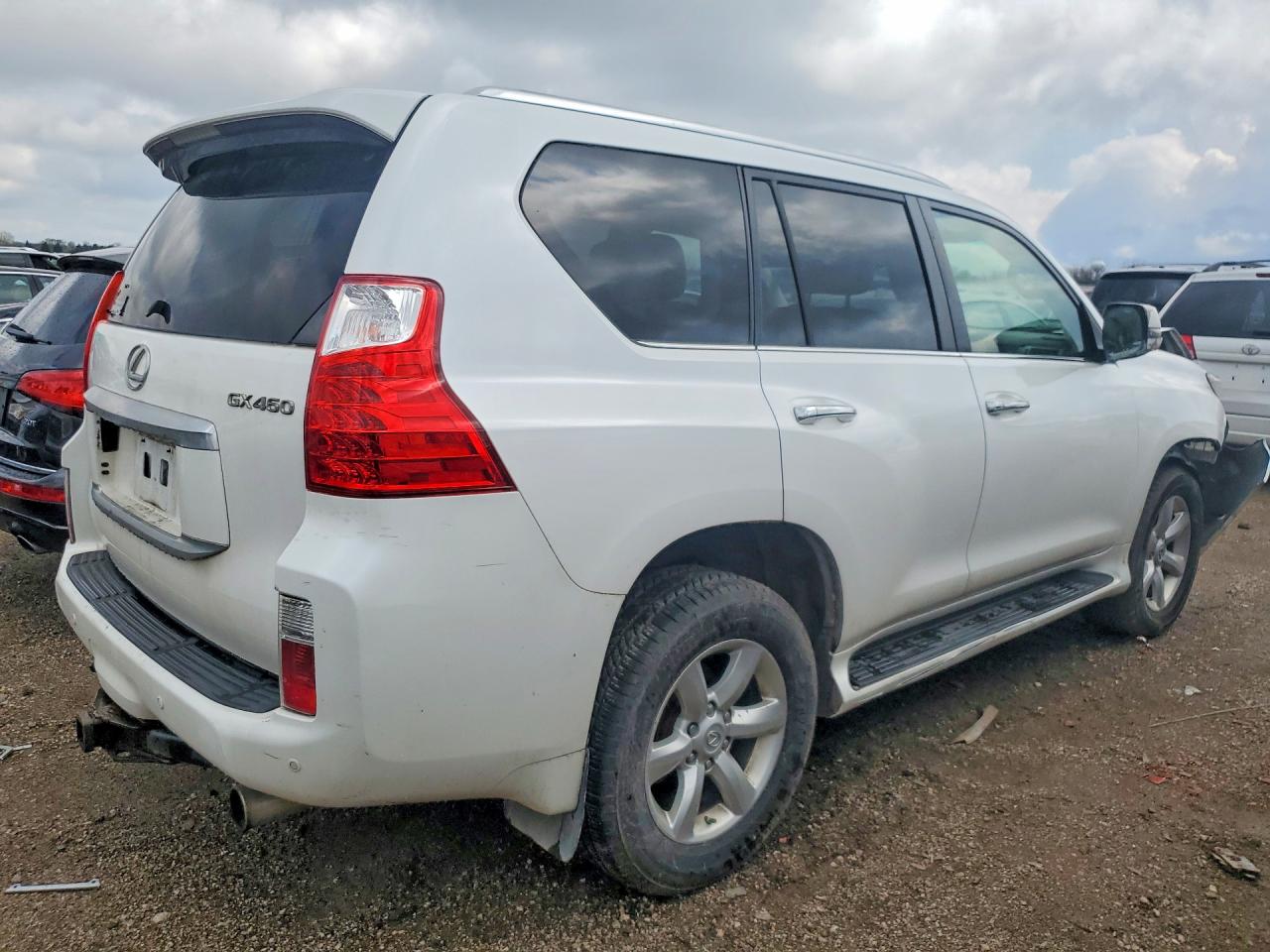 2011 LEXUS GX 460 photo 3
