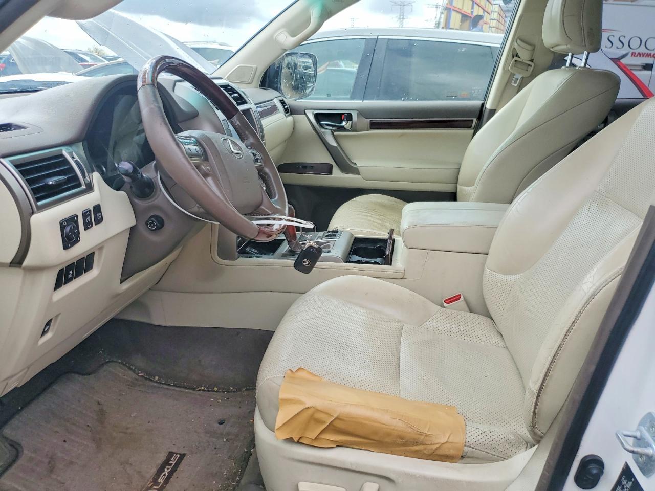 2011 LEXUS GX 460 photo 7
