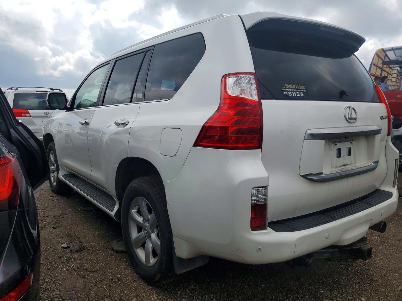 2011 LEXUS GX 460 photo 2