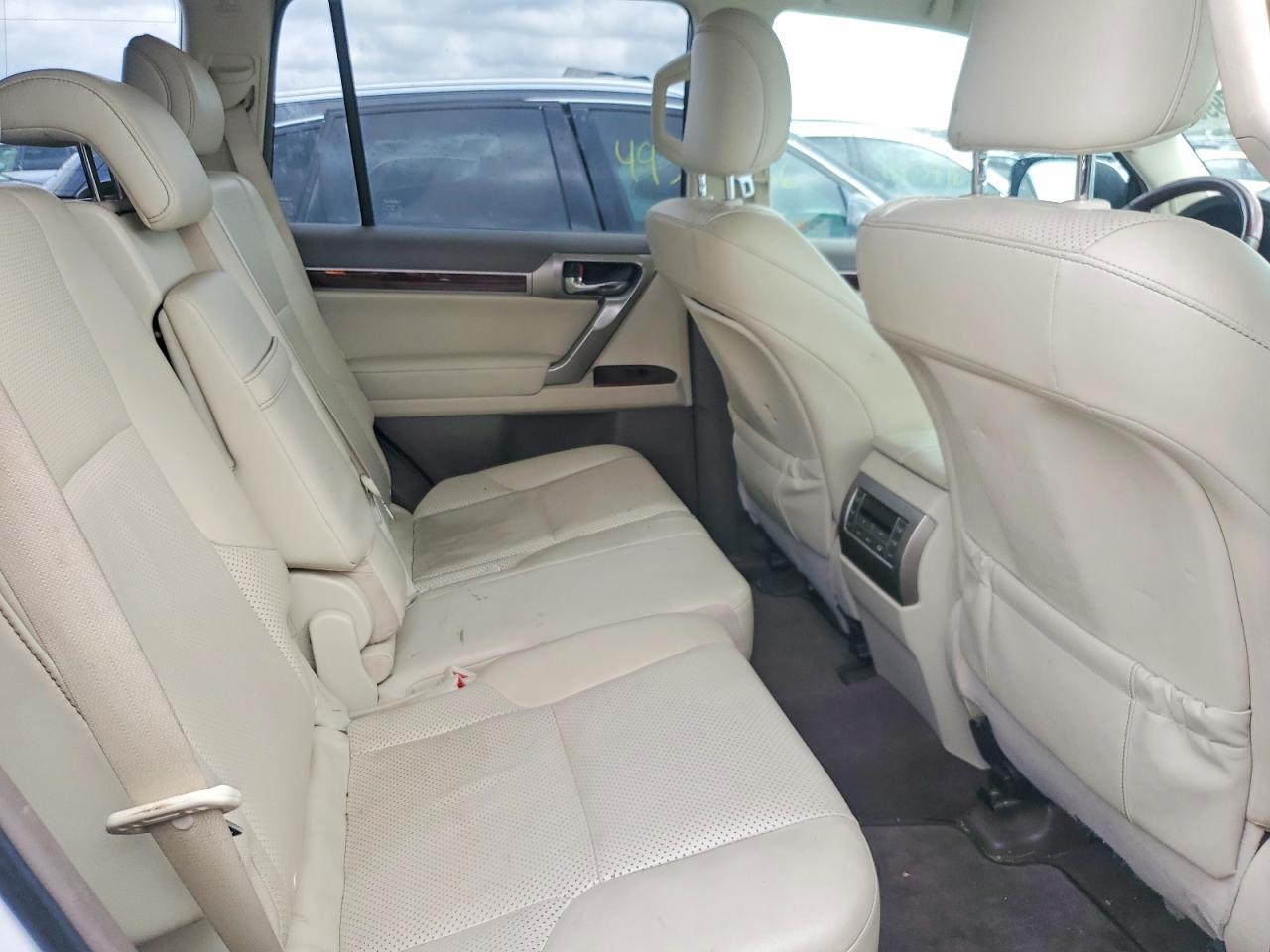 2011 LEXUS GX 460 photo 10