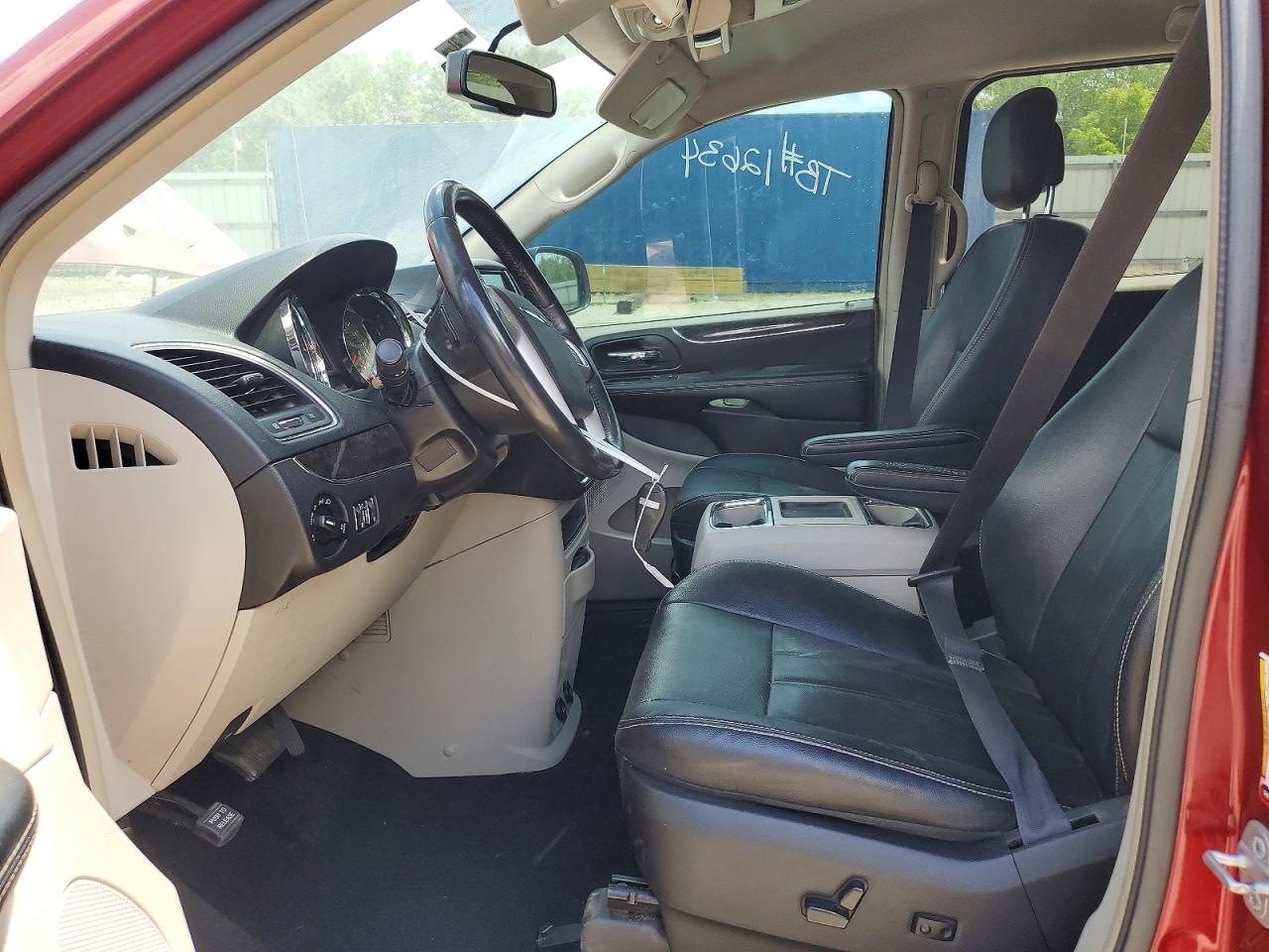 2015 CHRYSLER TOWN & COUNTRY TOURING photo 7