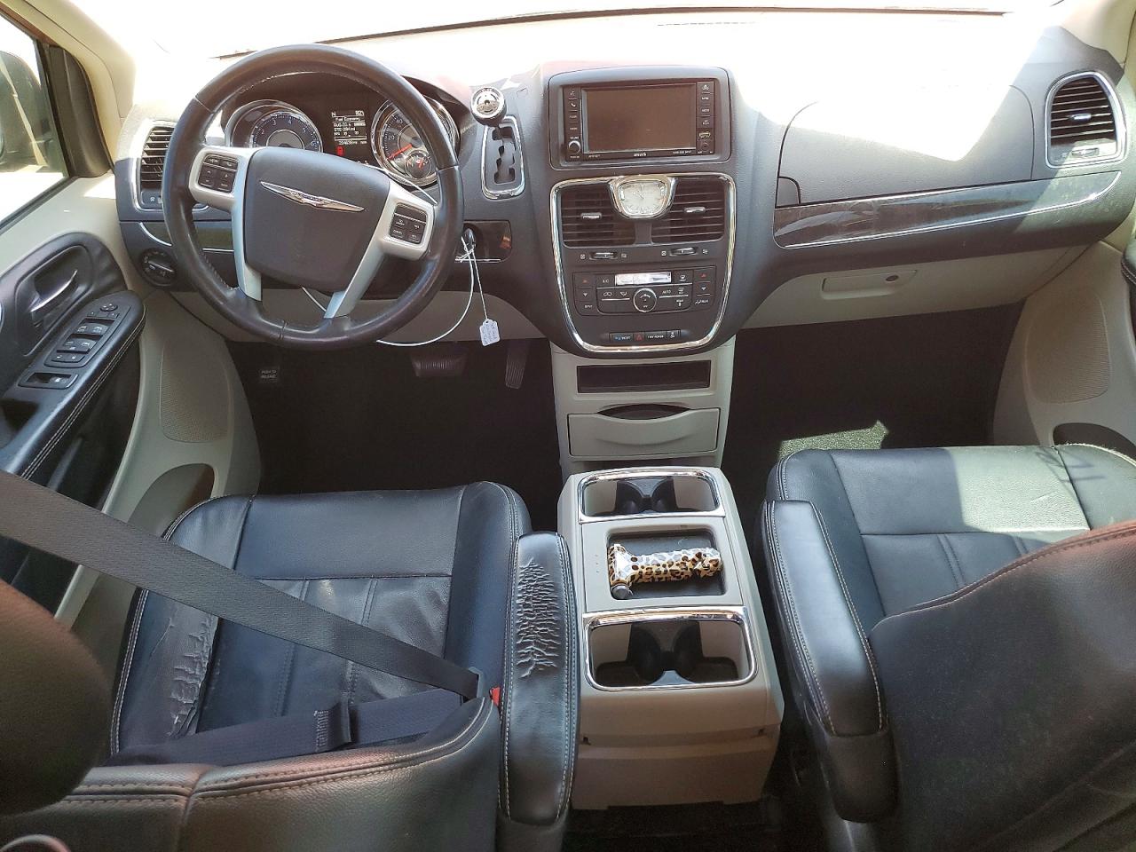 2015 CHRYSLER TOWN & COUNTRY TOURING photo 8