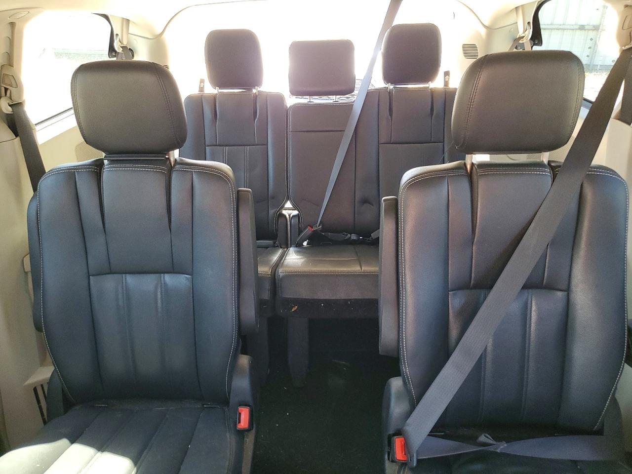 2015 CHRYSLER TOWN & COUNTRY TOURING photo 10