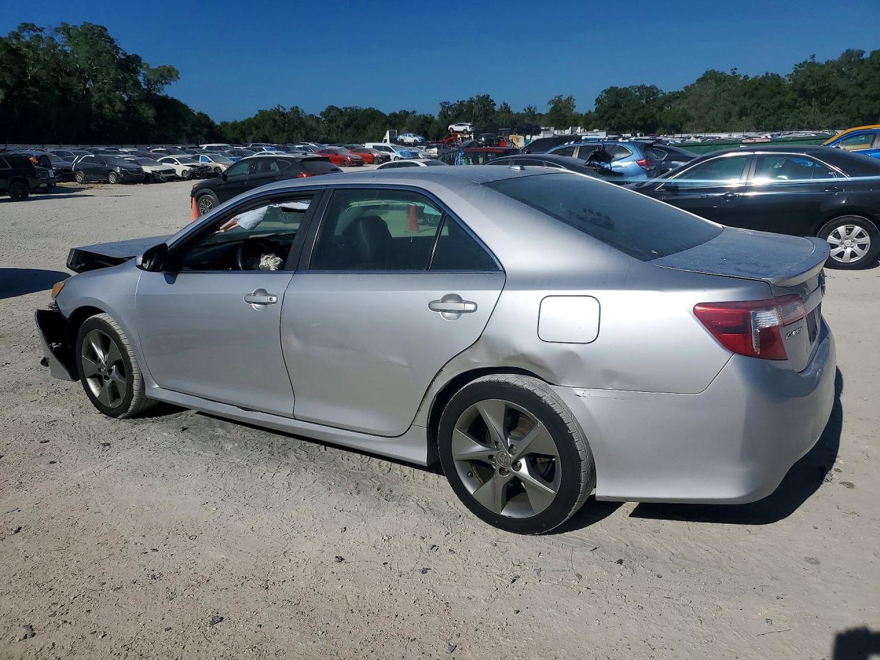 2012 TOYOTA CAMRY SE V6 photo 4