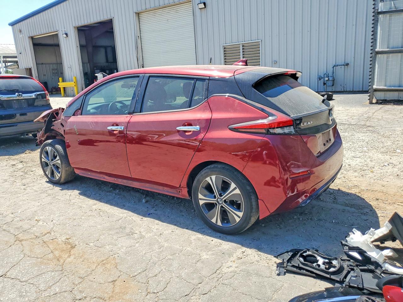2022 NISSAN LEAF SV photo 4