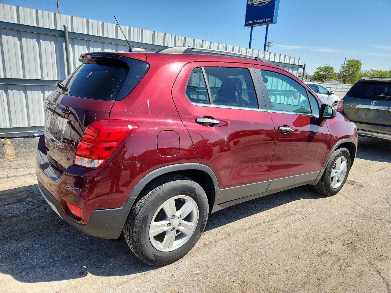 2017 CHEVROLET TRAX 1LT photo 5