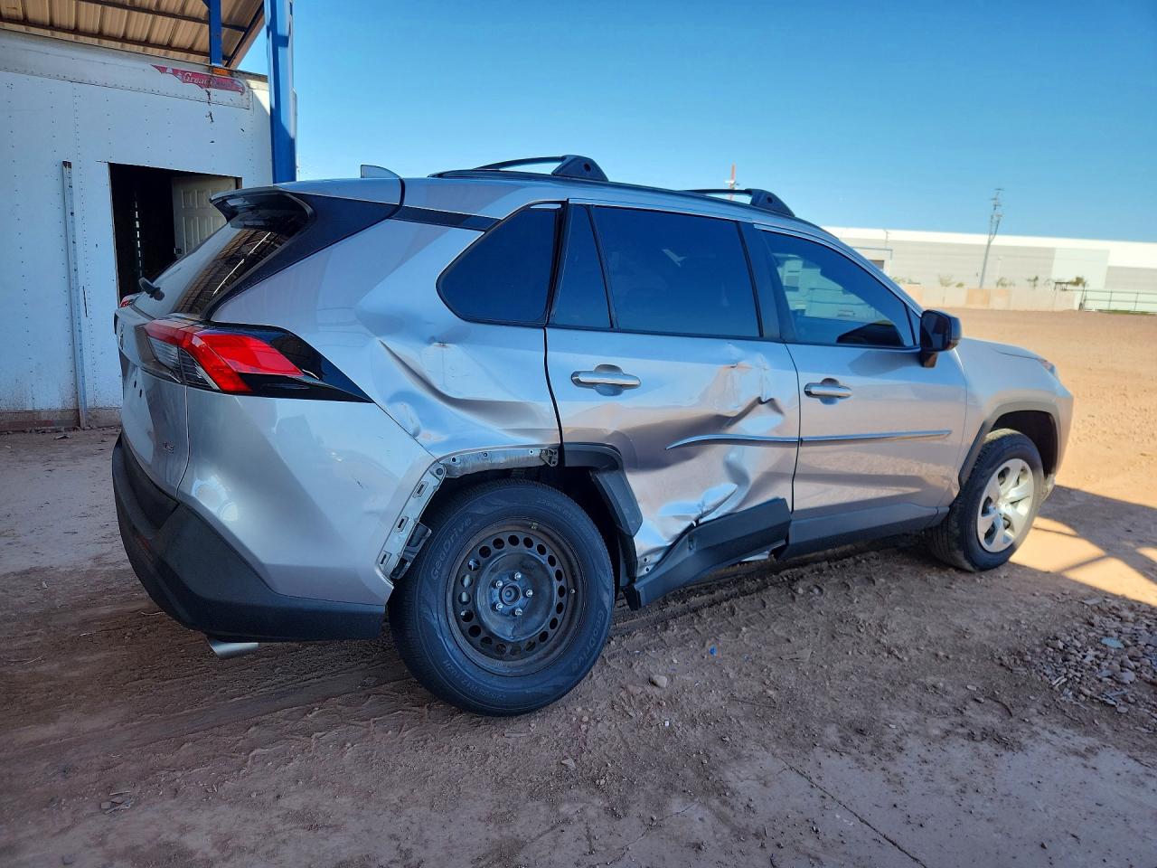 2021 TOYOTA RAV4 LE photo 7