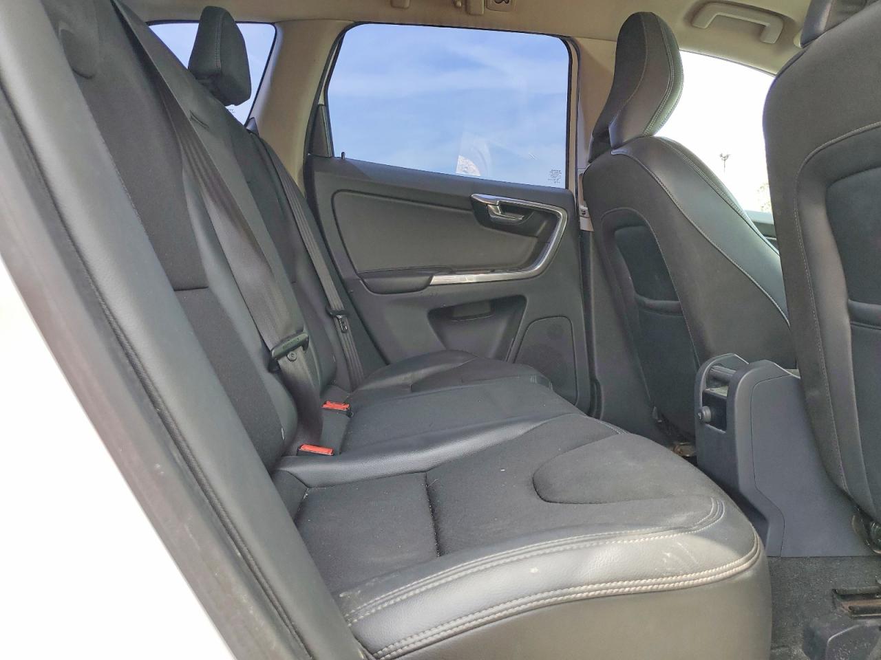 2016 VOLVO XC60 T5 photo 11