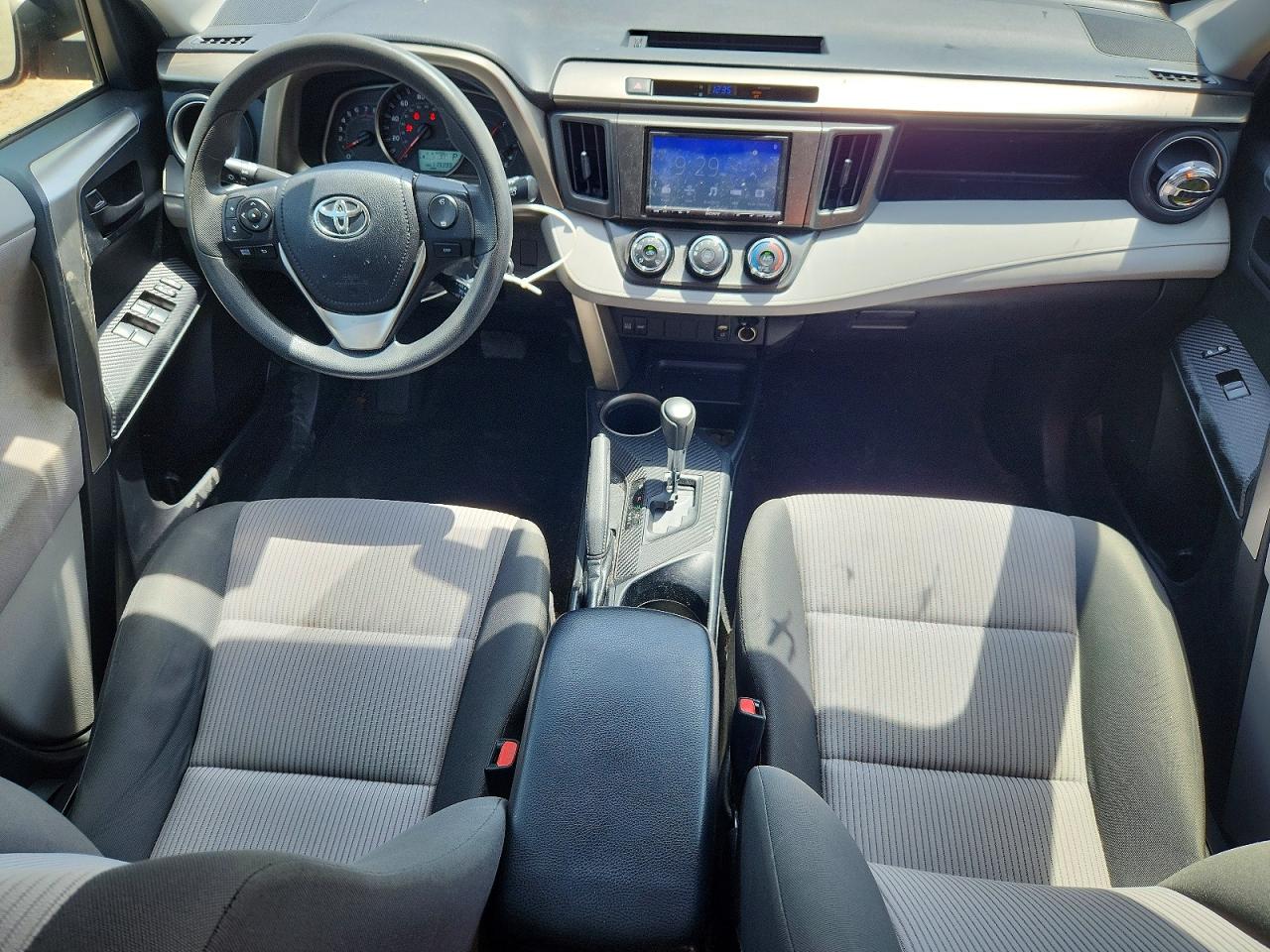 2013 TOYOTA RAV4 LE photo 8
