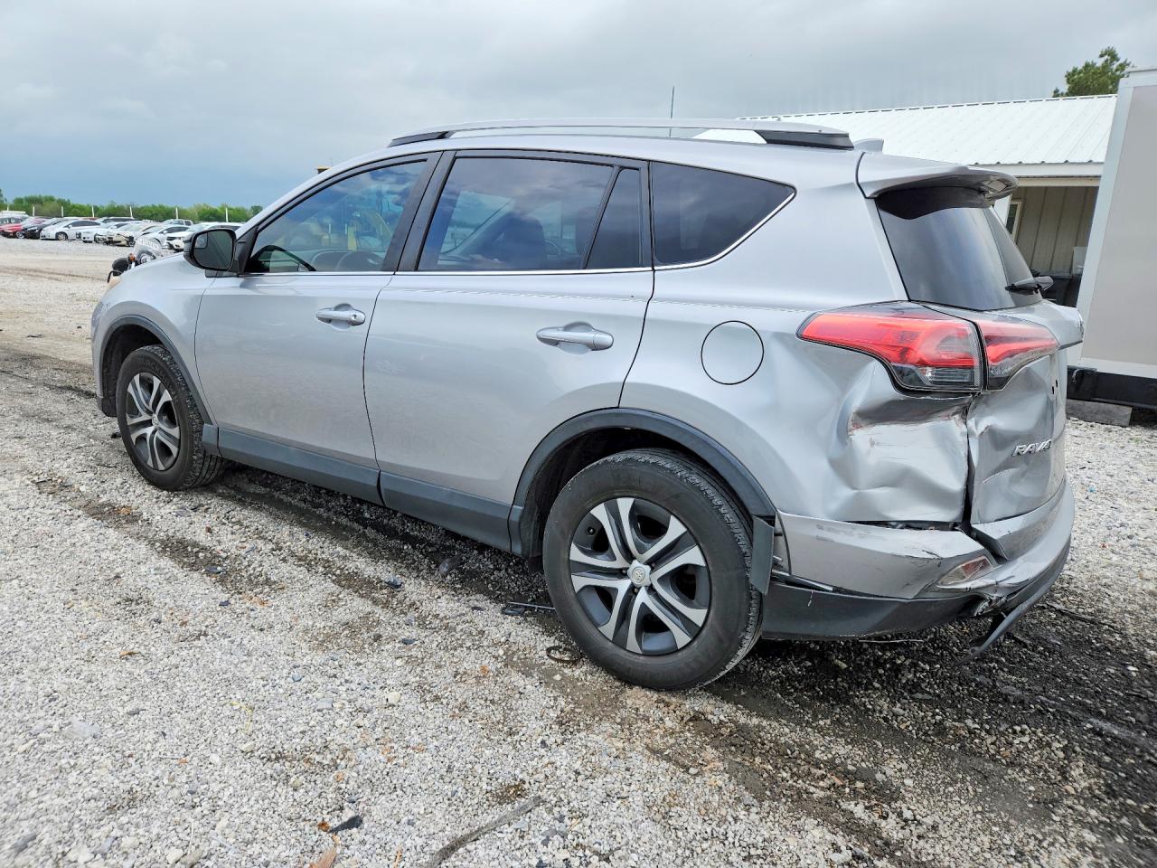 2018 TOYOTA RAV4 LE photo 4