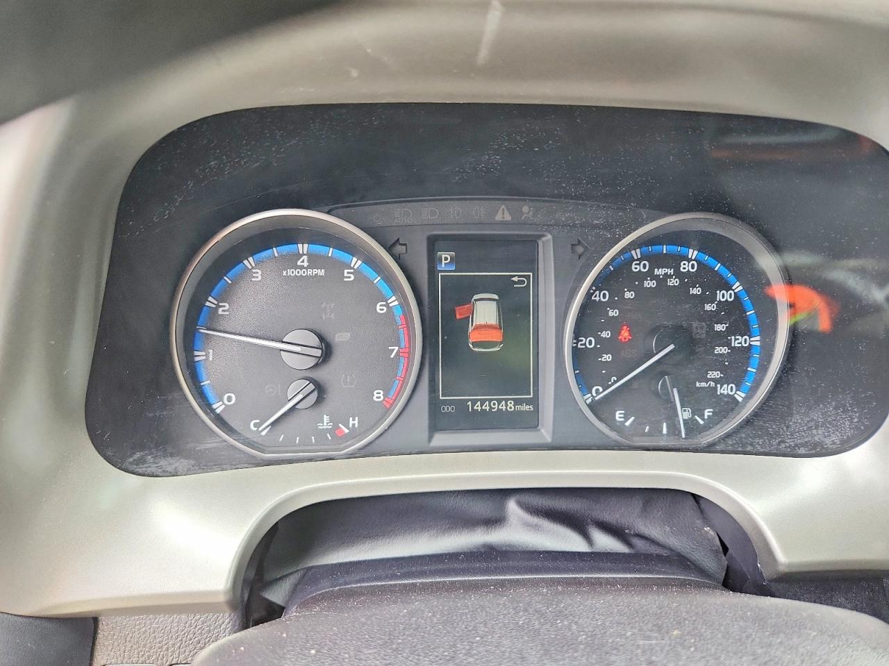 2018 TOYOTA RAV4 LE photo 25