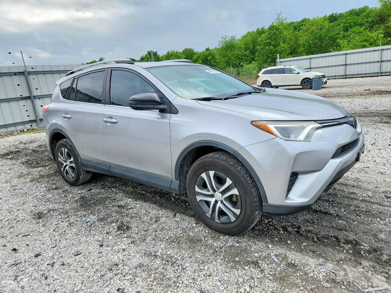 2018 TOYOTA RAV4 LE photo 10