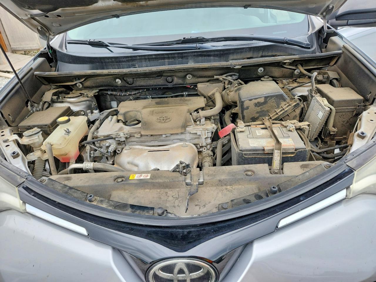 2018 TOYOTA RAV4 LE photo 34