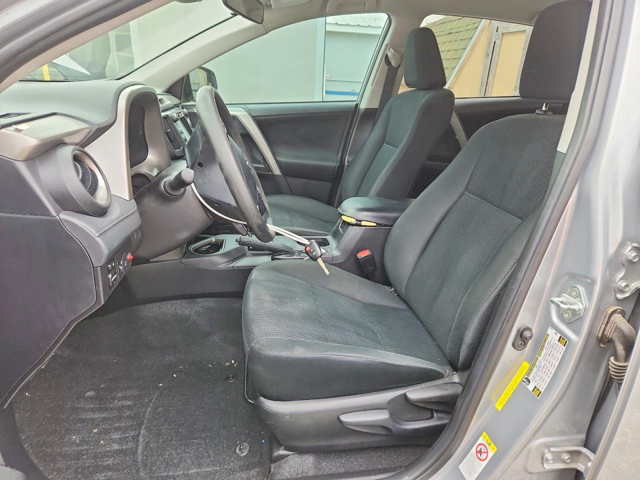 2018 TOYOTA RAV4 LE photo 19