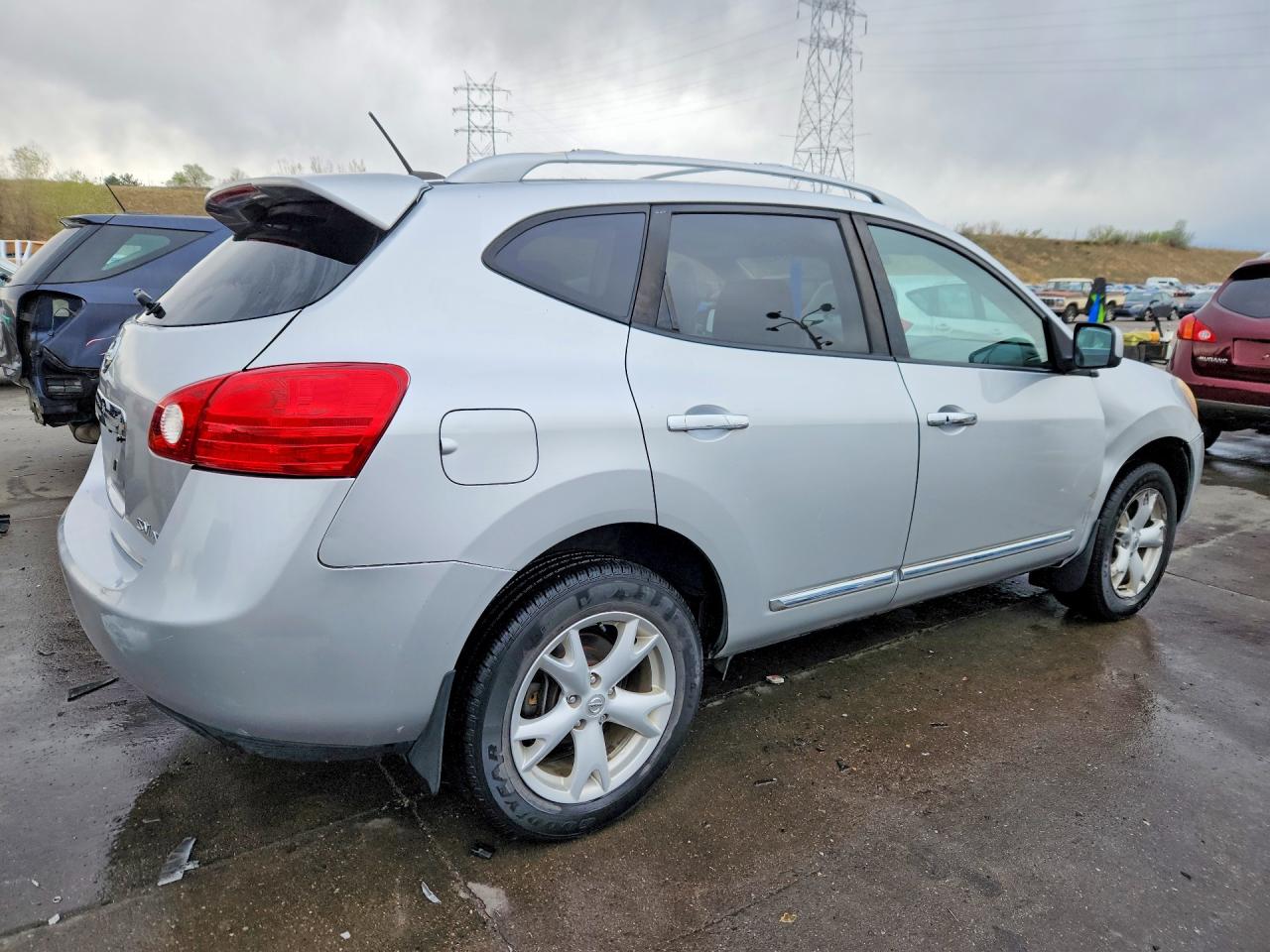 2011 NISSAN ROGUE S photo 5