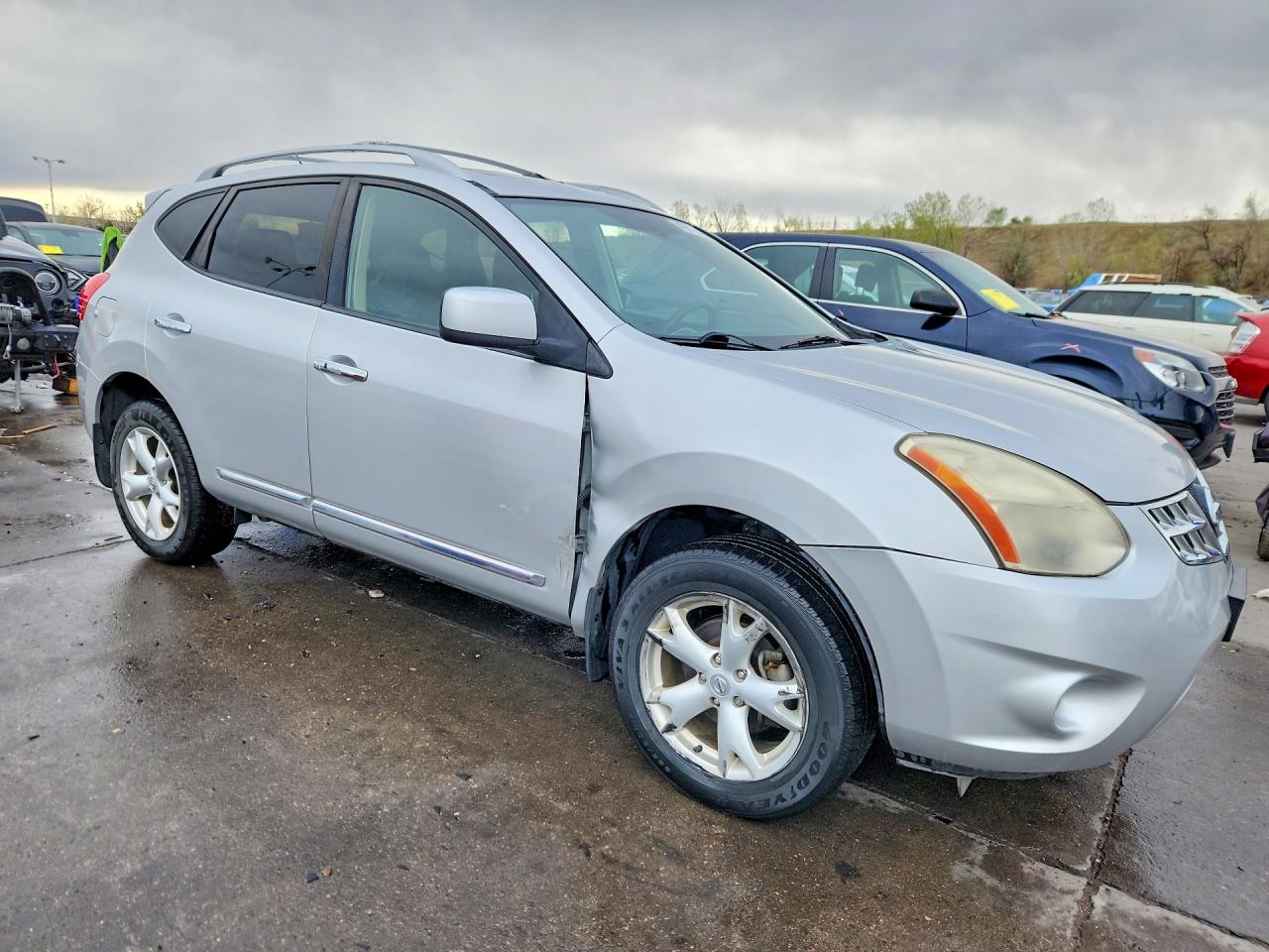 2011 NISSAN ROGUE S photo 7