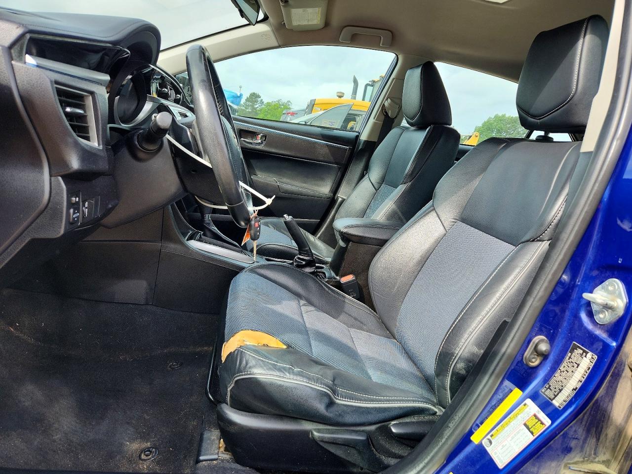 2015 TOYOTA COROLLA S photo 19