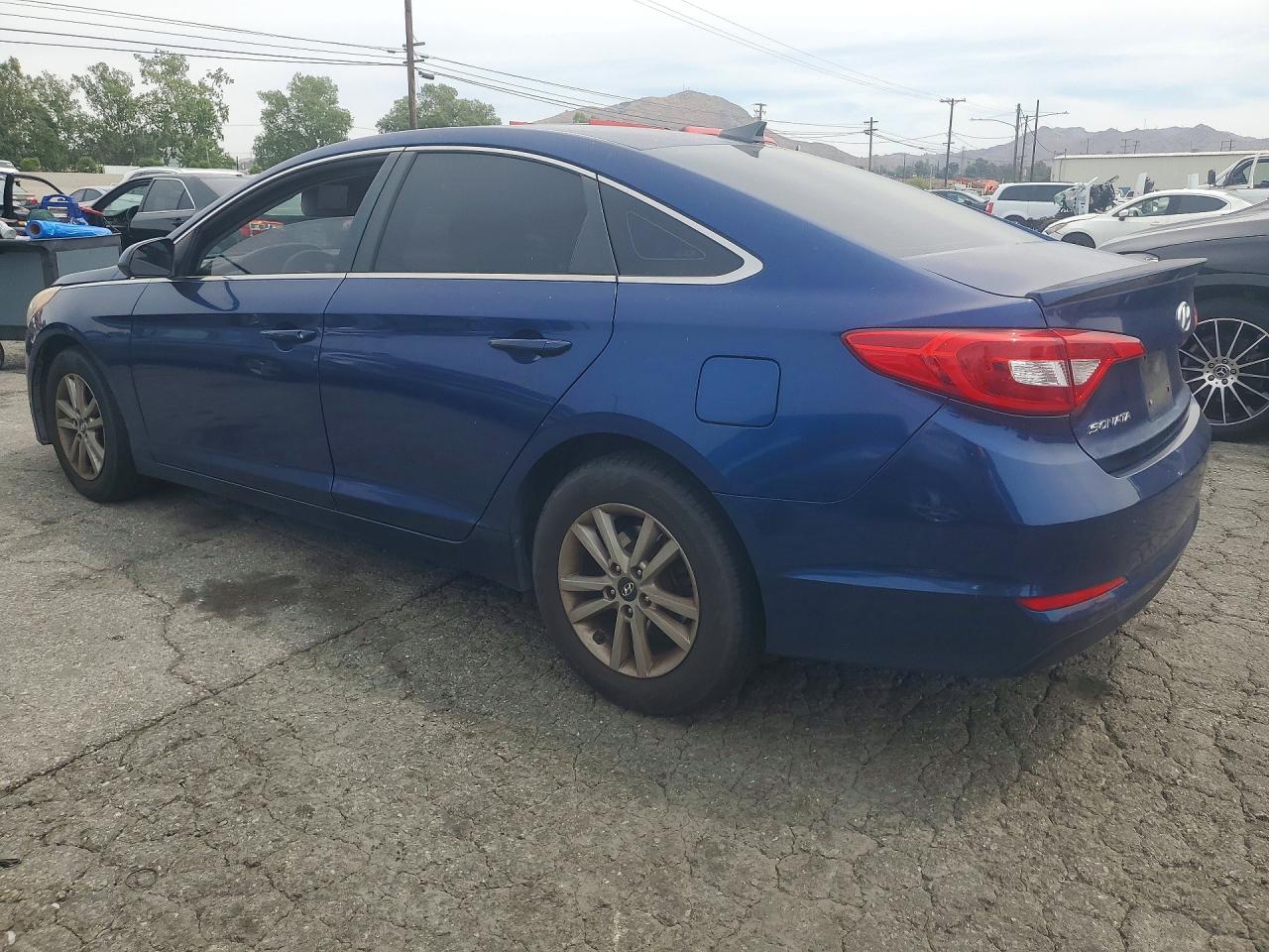 2015 HYUNDAI SONATA SE photo 2