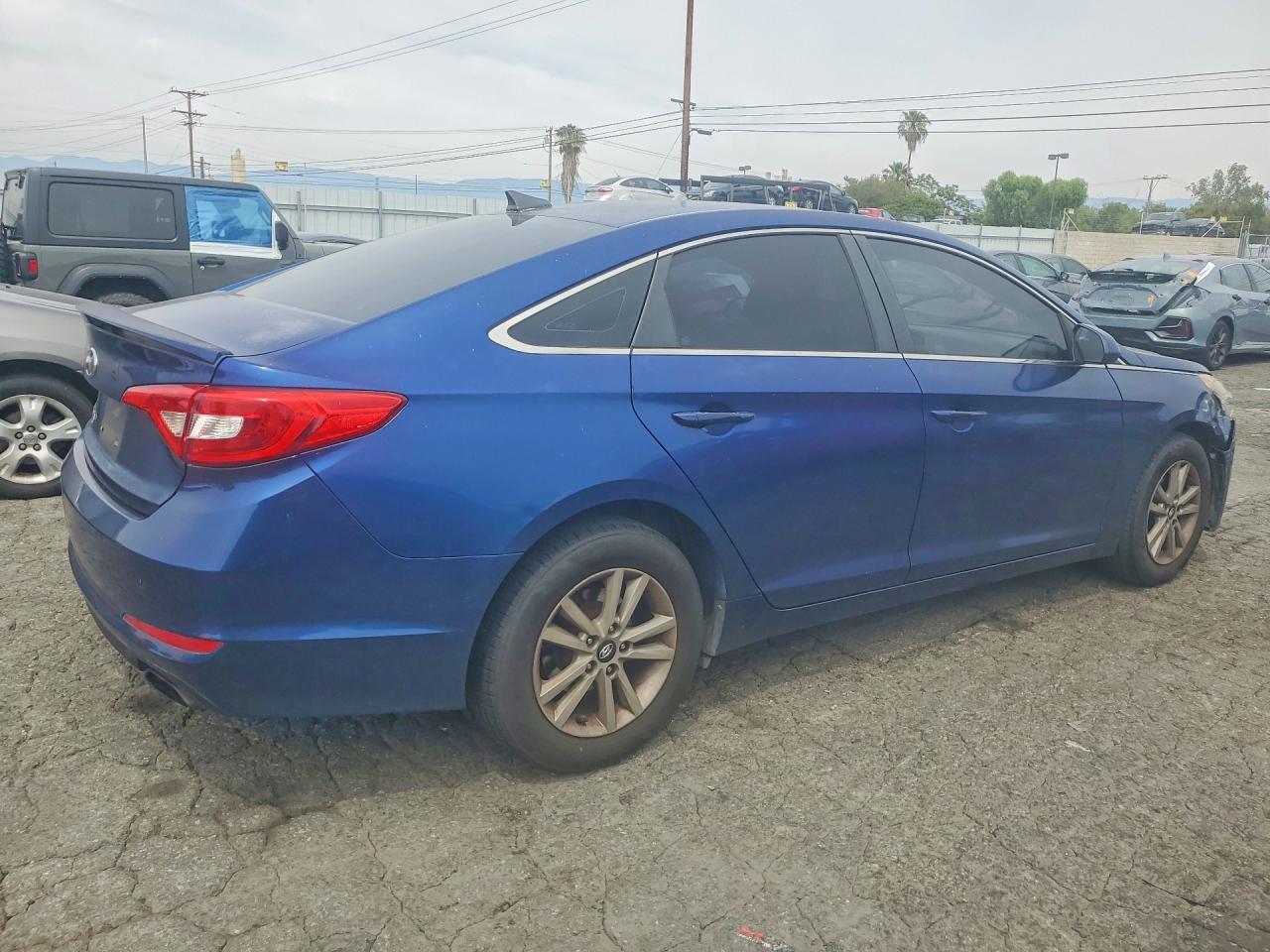2015 HYUNDAI SONATA SE photo 3