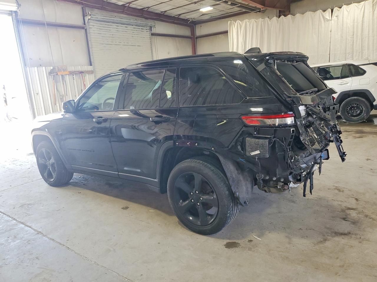 2023 JEEP GRAND CHEROKEE LIMITED photo 2