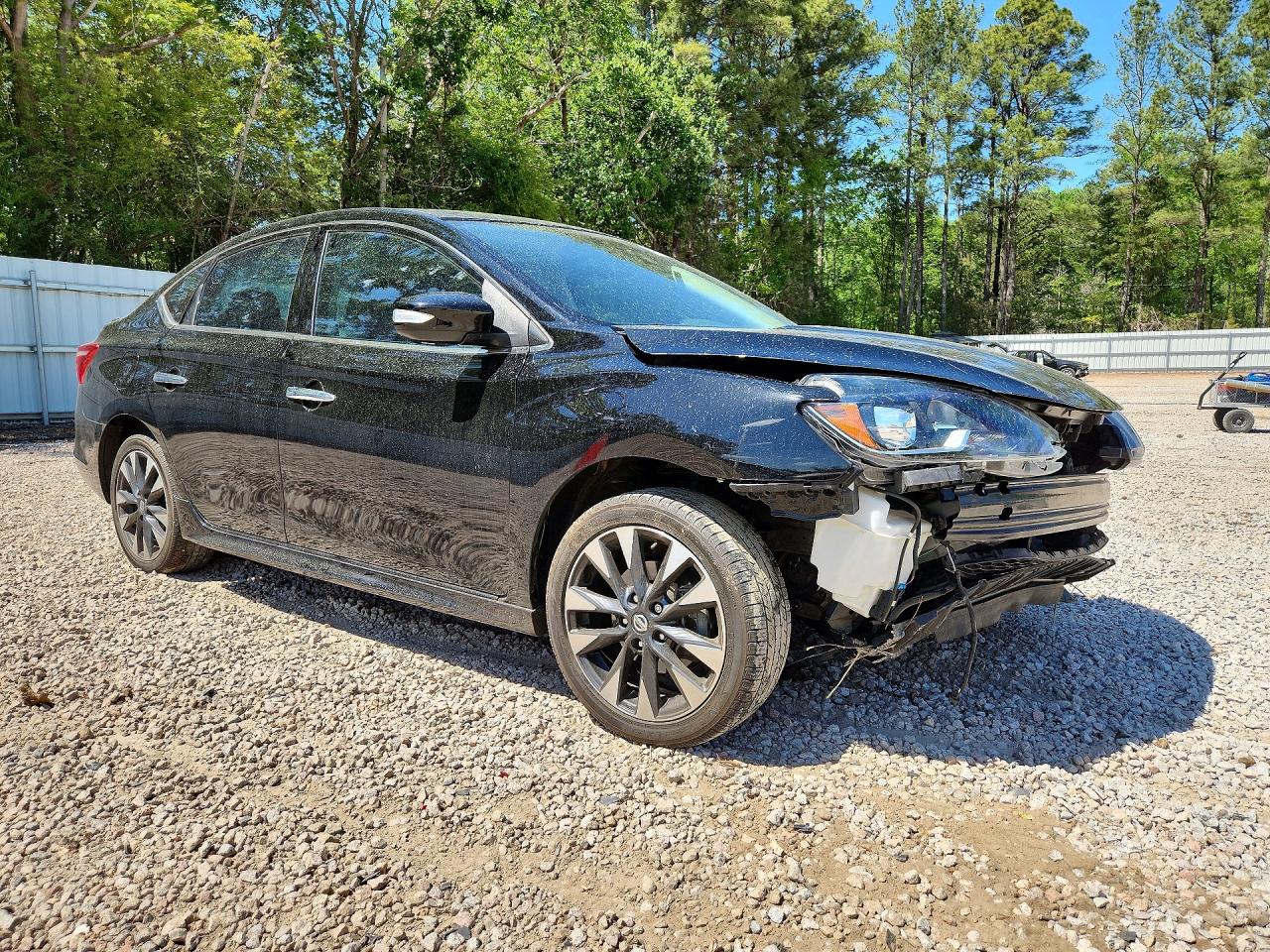 2019 NISSAN SENTRA SR photo 4