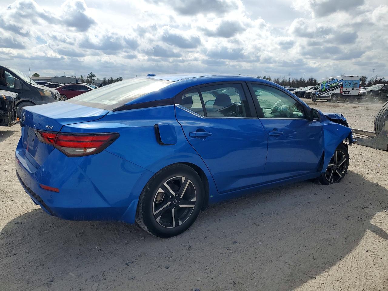 2024 NISSAN SENTRA SV photo 9