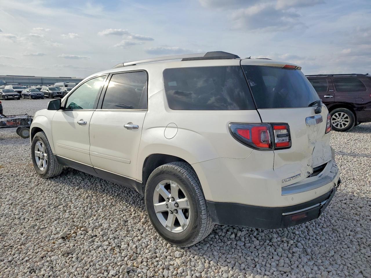 2015 GMC ACADIA SLE photo 4