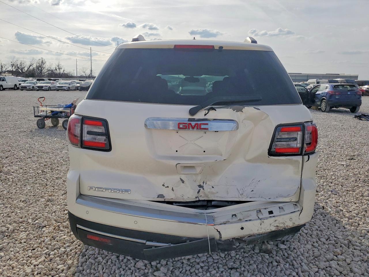 2015 GMC ACADIA SLE photo 16