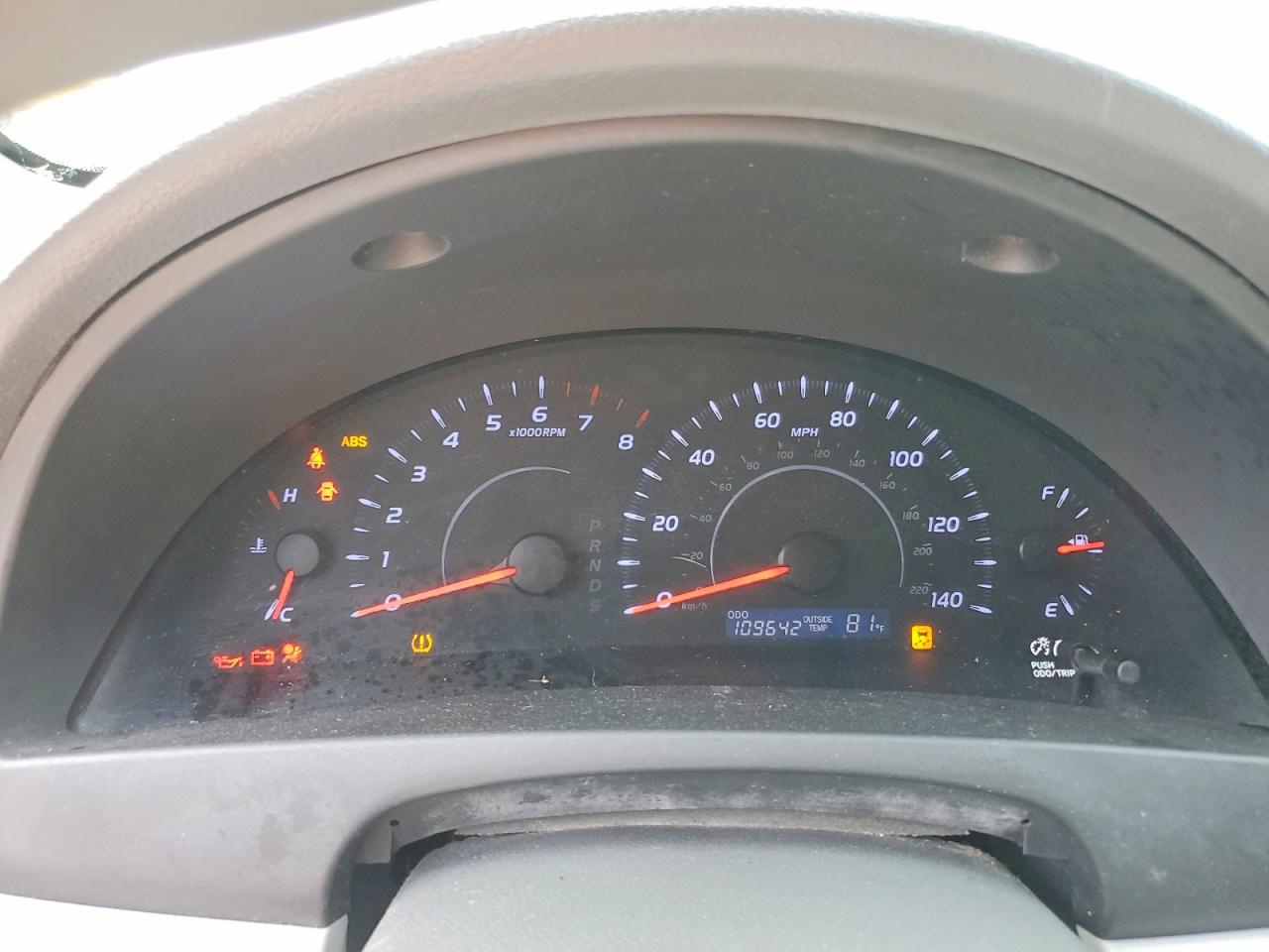 2010 TOYOTA CAMRY LE photo 25