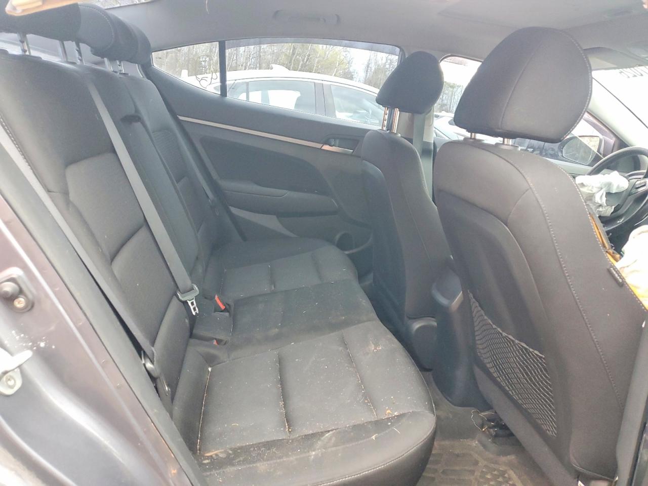 2017 HYUNDAI ELANTRA SE photo 10