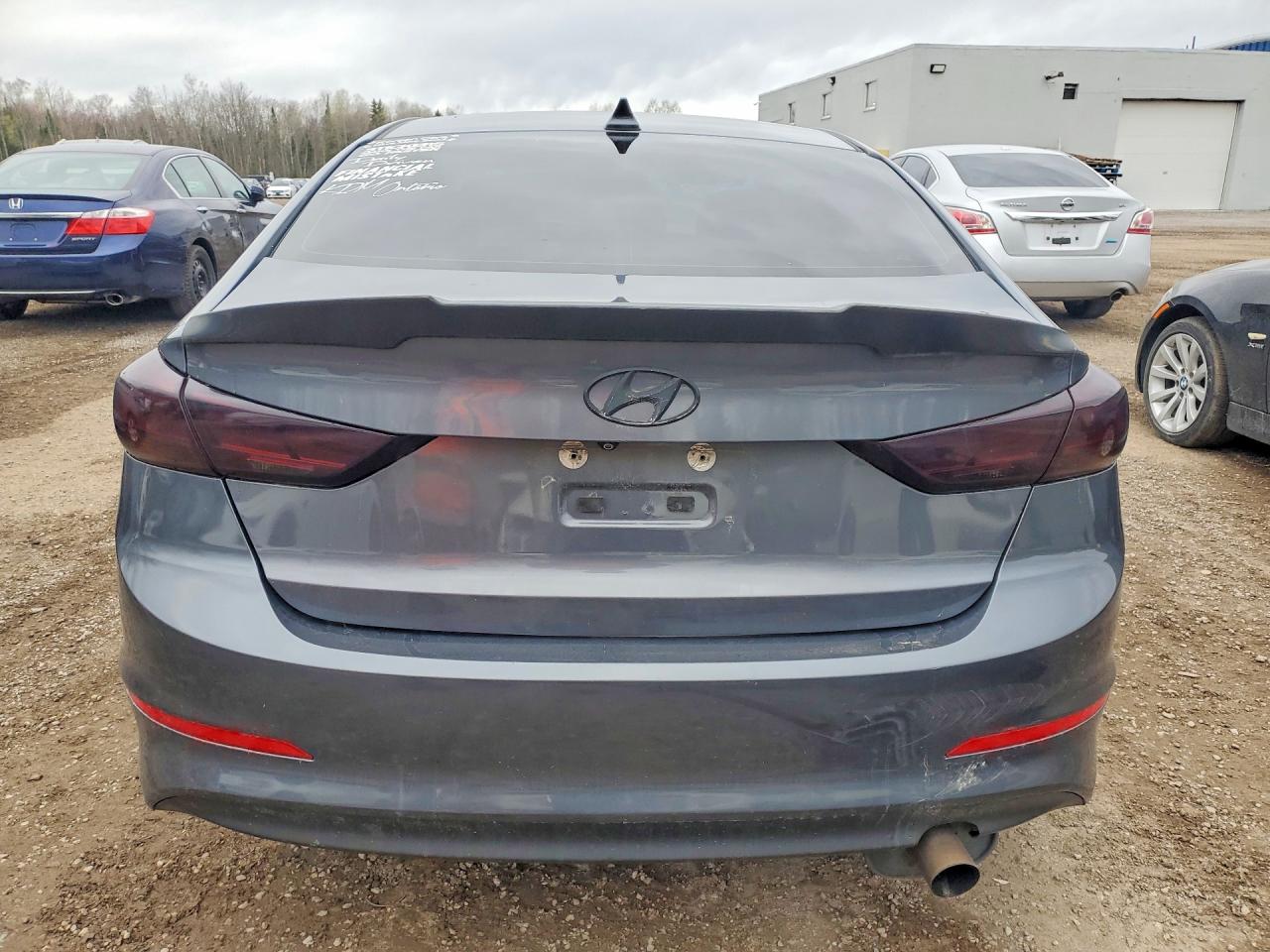 2017 HYUNDAI ELANTRA SE photo 6