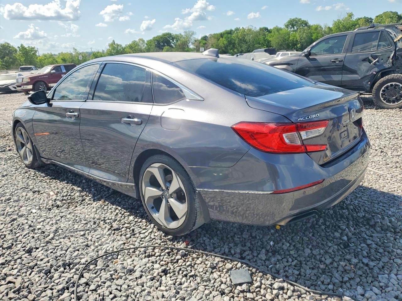 2018 HONDA ACCORD TOURING photo 3
