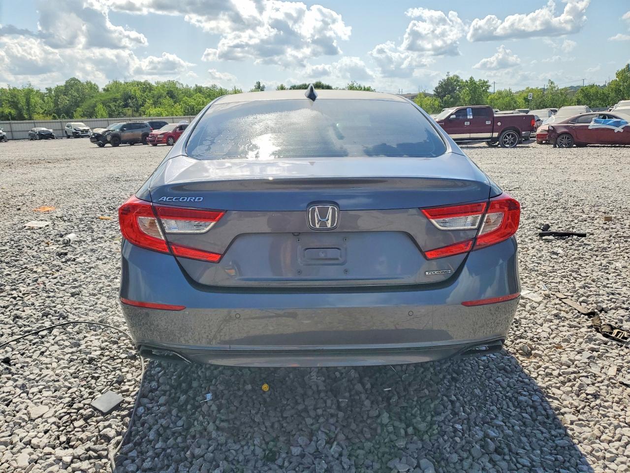 2018 HONDA ACCORD TOURING photo 11