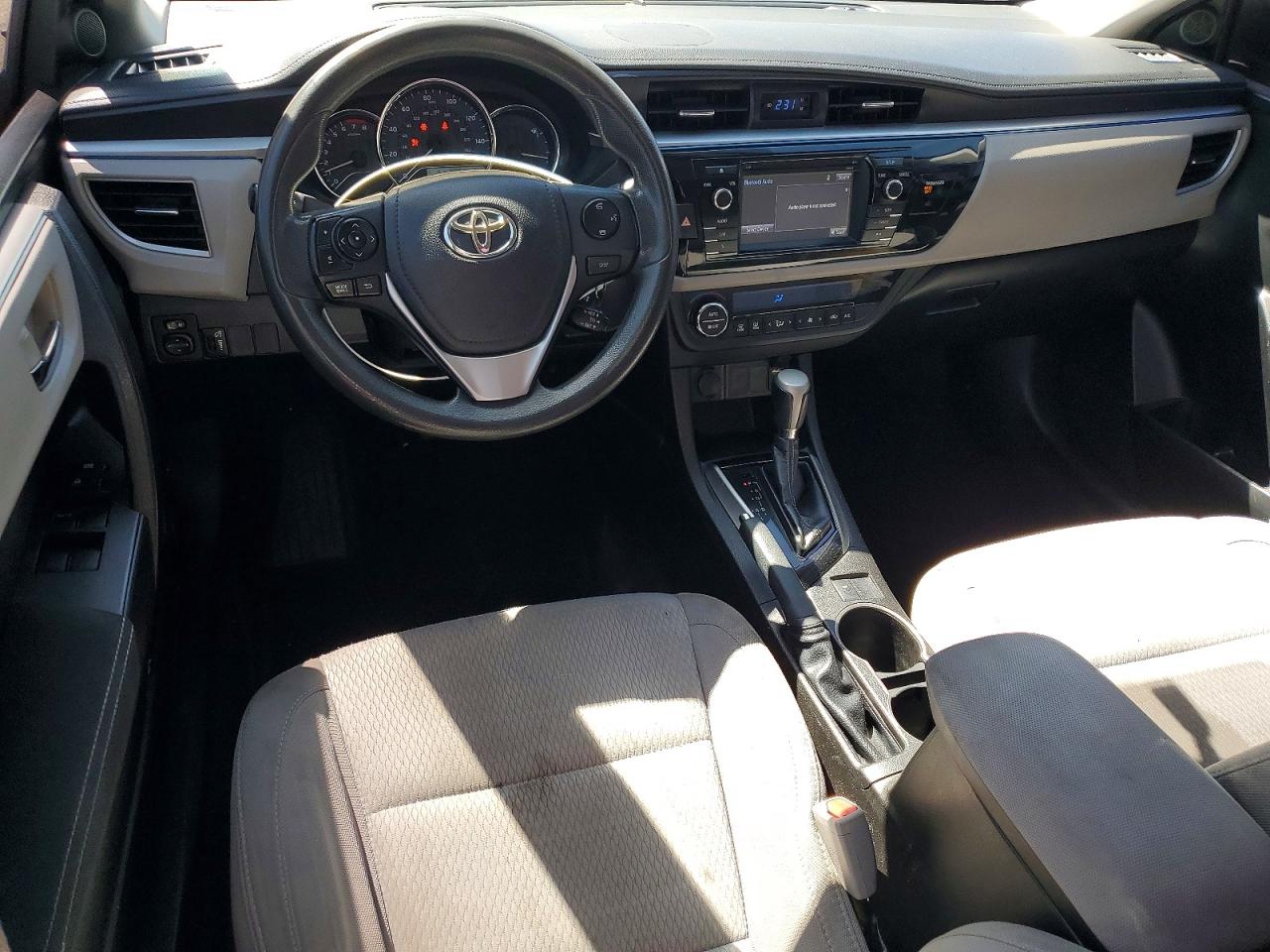 2016 TOYOTA COROLLA LE photo 8