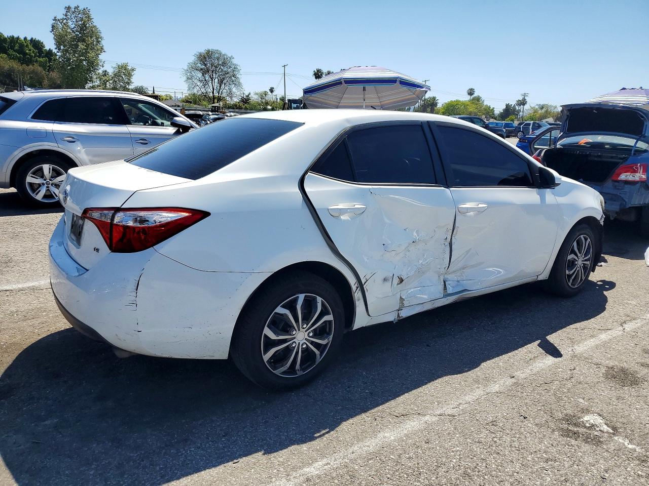 2016 TOYOTA COROLLA LE photo 3