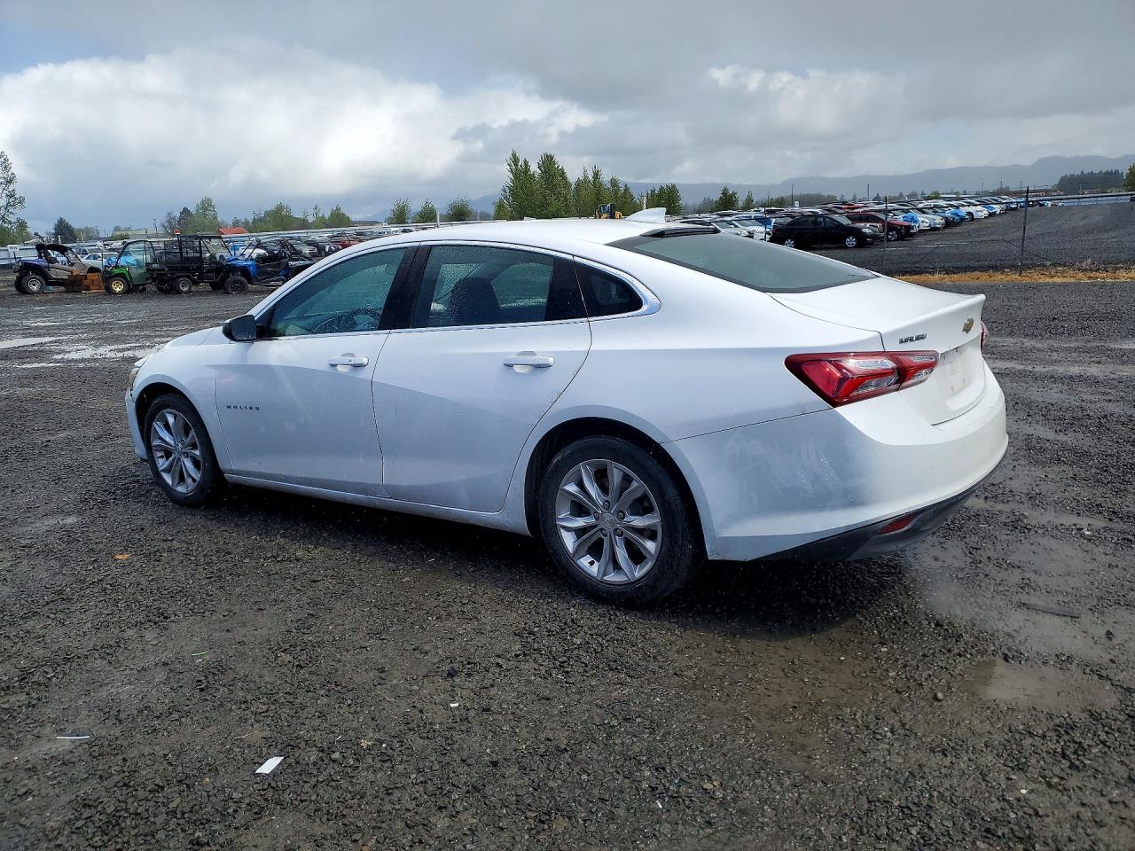 2020 CHEVROLET MALIBU LT photo 4