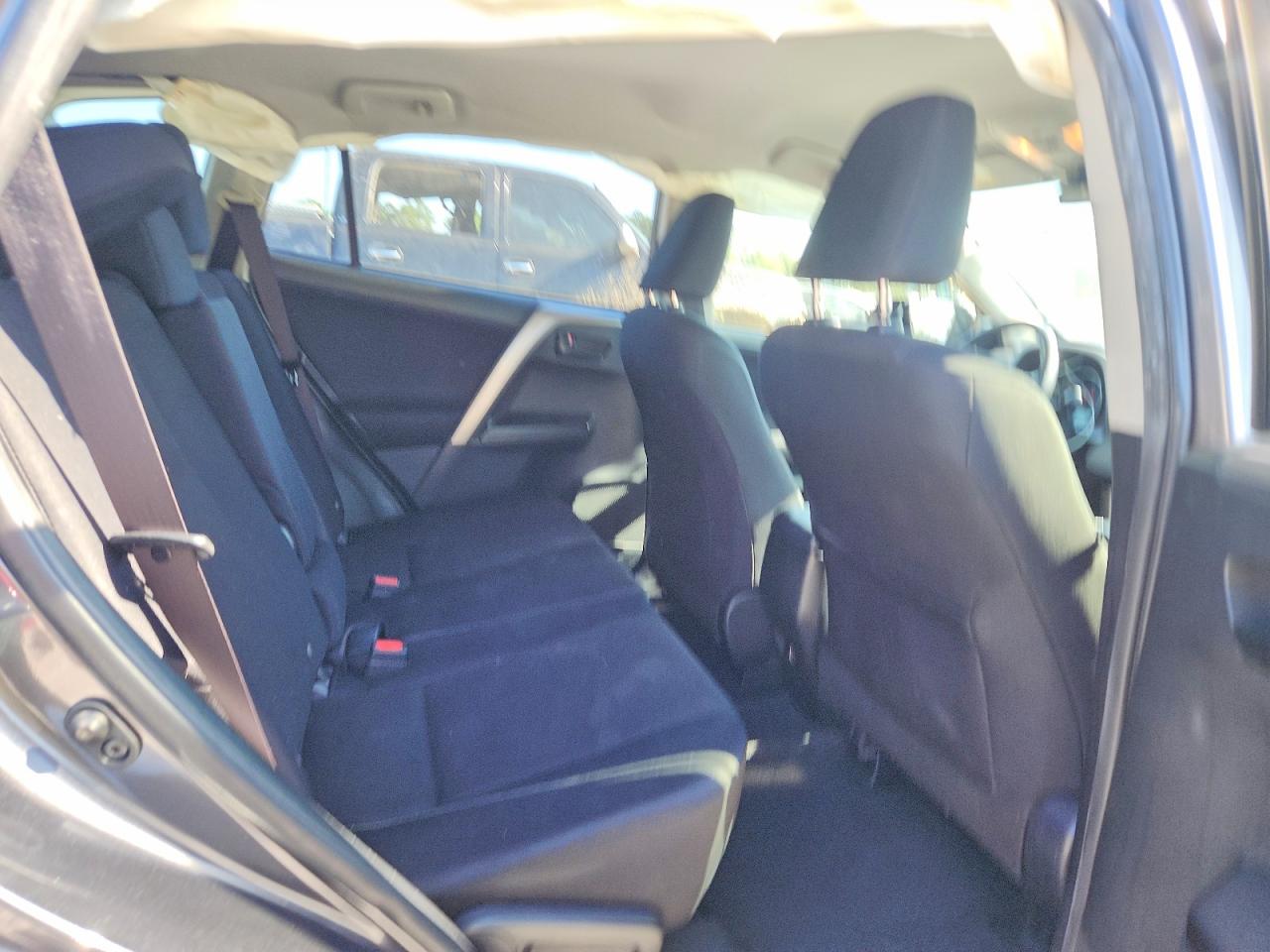 2016 TOYOTA RAV4 LE photo 21