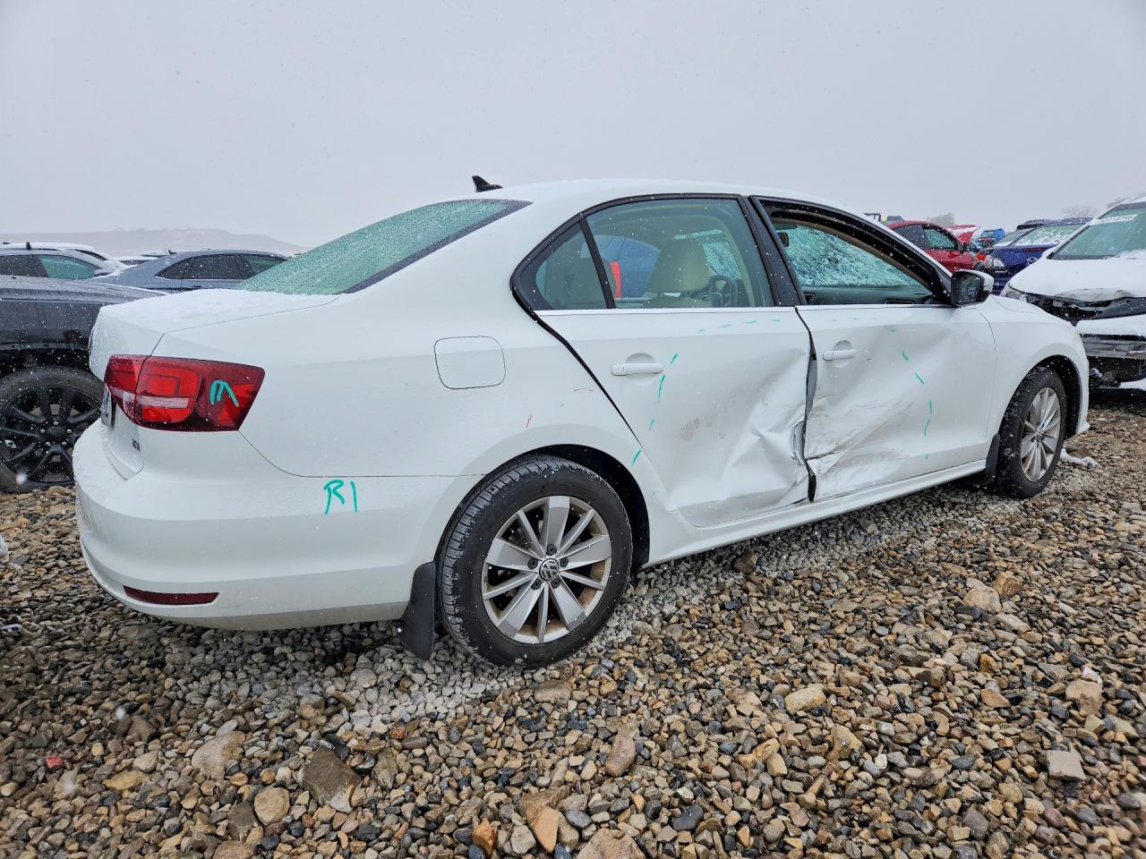 2016 VOLKSWAGEN JETTA SE photo 5
