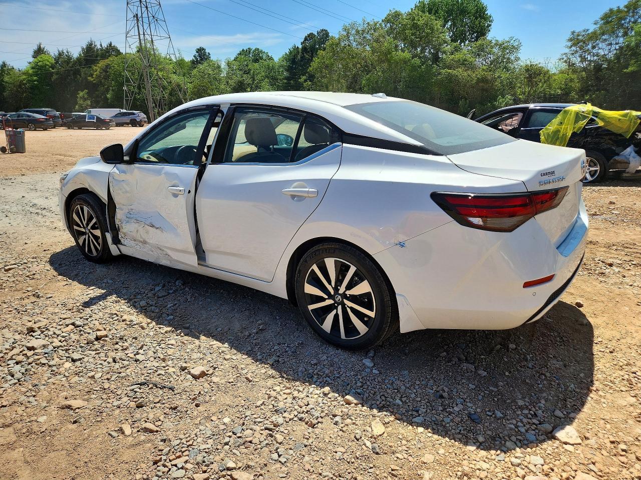 2022 NISSAN SENTRA SV photo 3