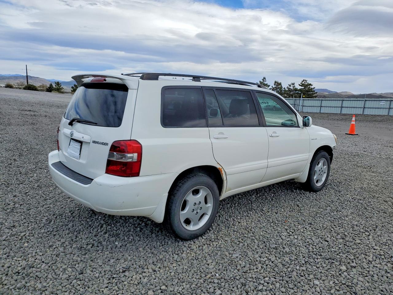 2005 TOYOTA HIGHLANDER LIMITED photo 5