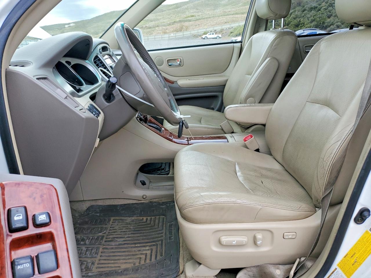 2005 TOYOTA HIGHLANDER LIMITED photo 13