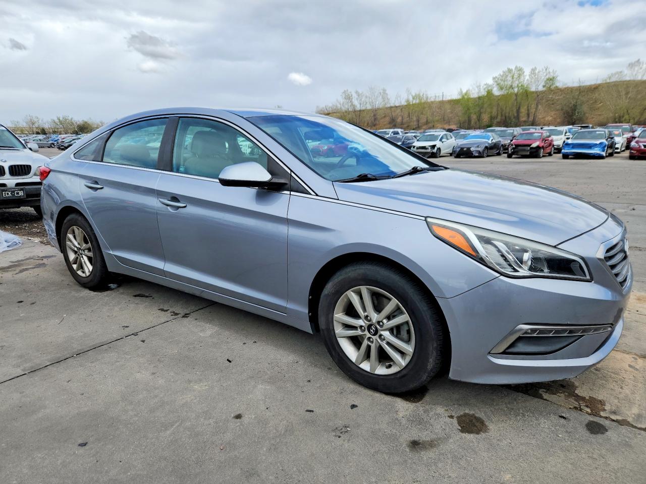 2015 HYUNDAI SONATA SE photo 4