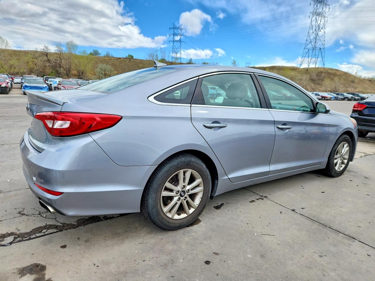 2015 HYUNDAI SONATA SE photo 3