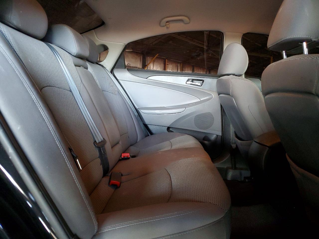 2012 HYUNDAI SONATA GLS photo 19