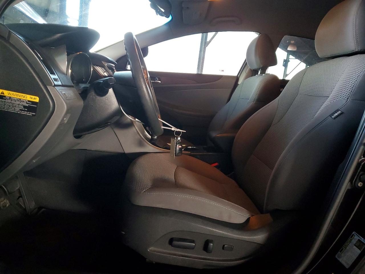 2012 HYUNDAI SONATA GLS photo 13