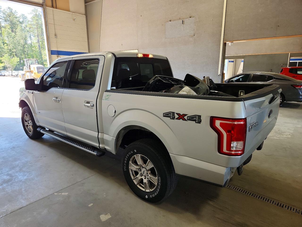 2015 FORD F150 SUPERCREW photo 2