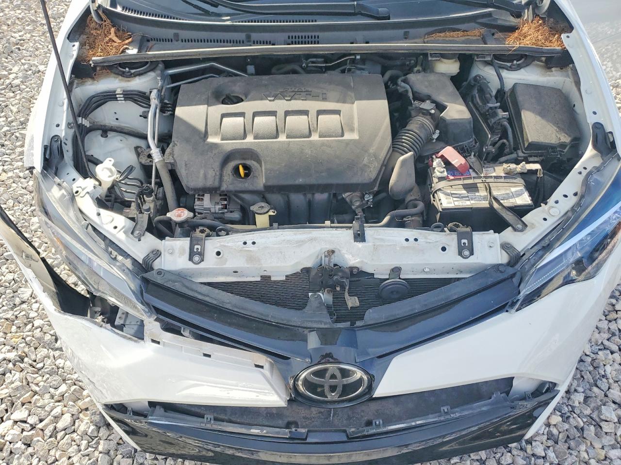 2017 TOYOTA COROLLA LE photo 11