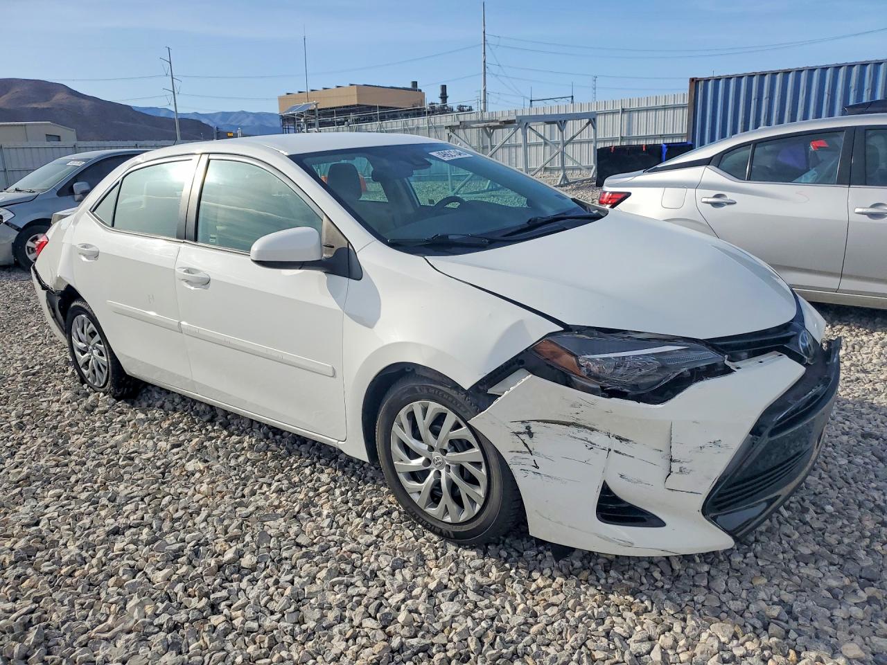 2017 TOYOTA COROLLA LE photo 4