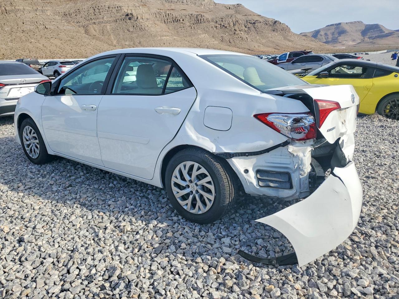 2017 TOYOTA COROLLA LE photo 2